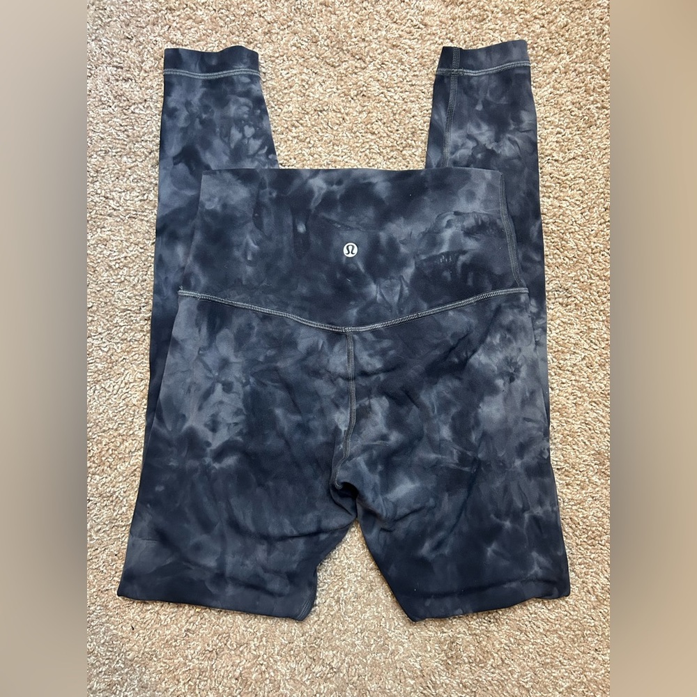 Lululemon Align Leggings in Diamond Dye Pitch Grey- Size 4